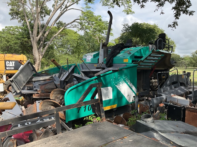 2011 Vogele Super 2100-2 Track Asphalt Paver (Inoperable) 2011 Vogele Super 2100-2 Track Asphalt Paver (Inoperable)