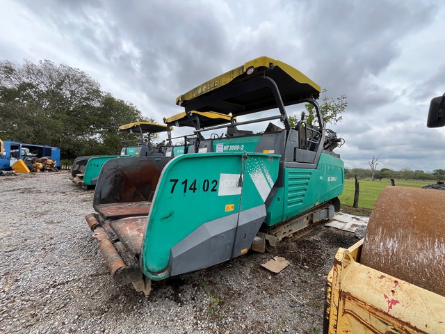 2011 Vogele MT3000-2 Wheel Asphalt Transfer Machine 2011 Vogele MT3000-2 Wheel Asphalt Transfer Machine