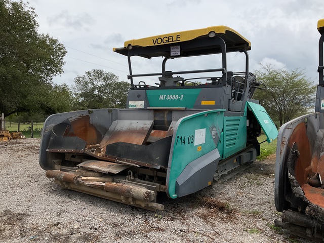 2012 Vogele MT3000-2 Tracked Asphalt Transfer Machine 2012 Vogele MT3000-2 Tracked Asphalt Transfer Machine