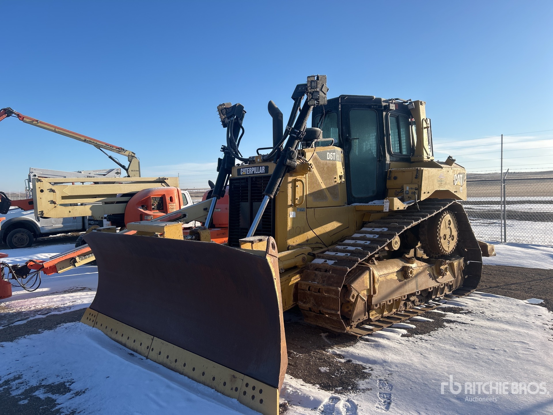 General Appearance with Foto, angolo anteriore sinistro