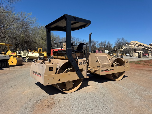 Ingersoll Rand DD110 Double Drum Roller