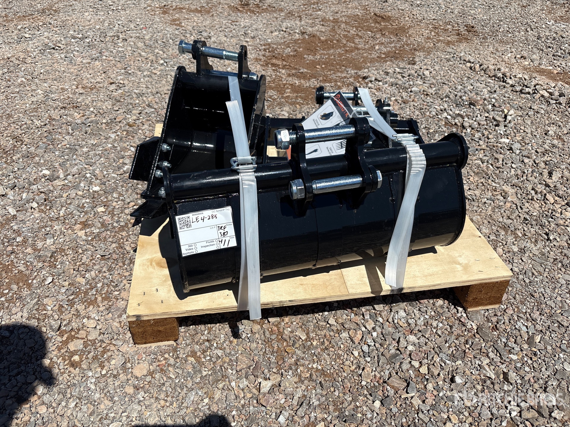 General Appearance with Picture, Left Rear Corner