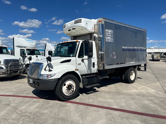 2007 International 4300 DT466 4x2 Refrigerated Truck