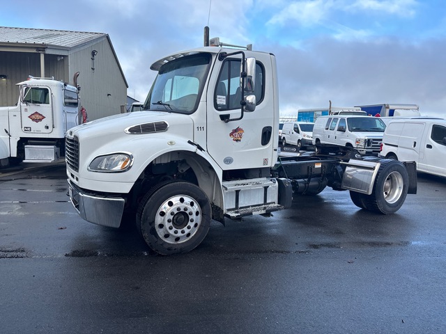 2015 Freightliner M2 102 4x2 S/A Day Cab Truck Tractor