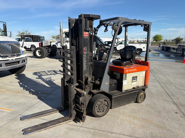 Toyota 7FBCU30 4500 lb Electric Forklift