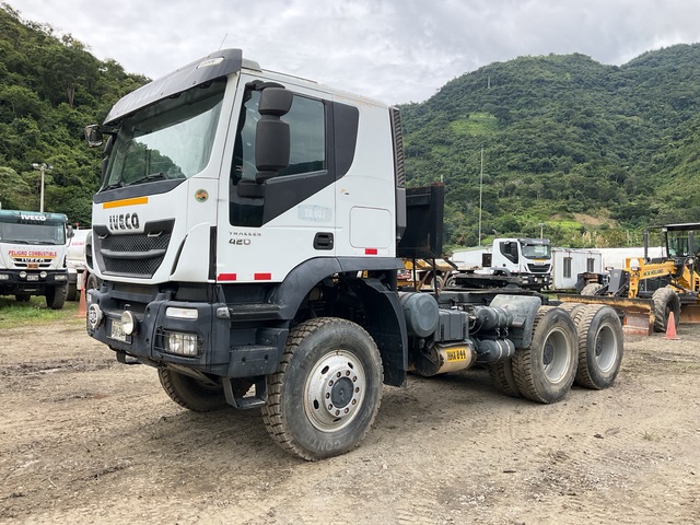 2015 Iveco AT720T42WTH 6x6 T/A Cabover w/ Sleeper