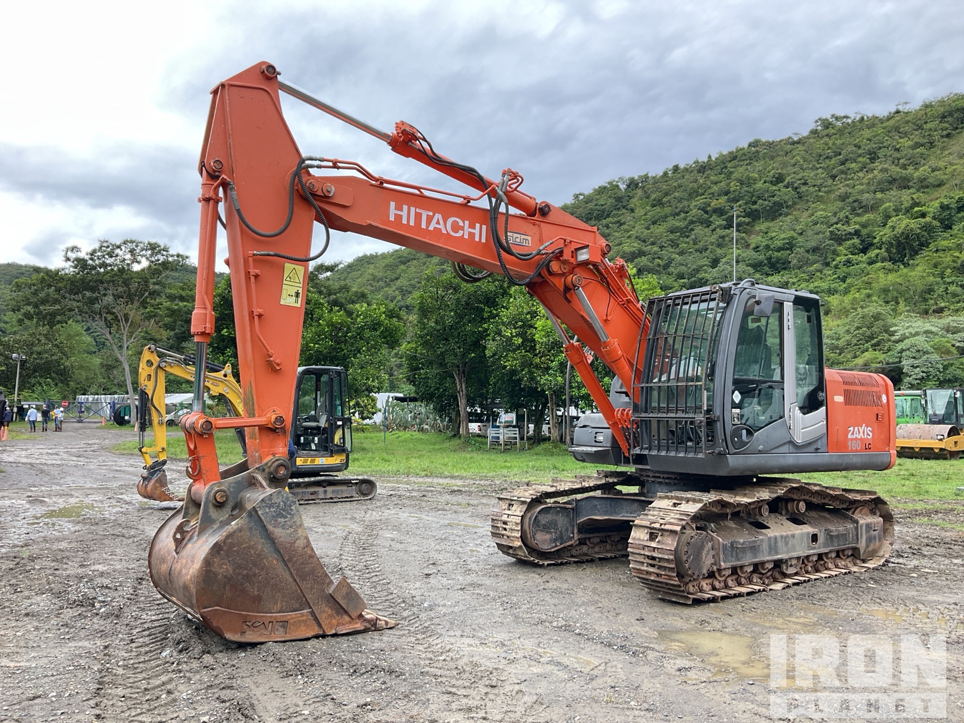 2011 Hitachi ZX160LC-3 Tracked Excavator in Lima, Lima, Peru