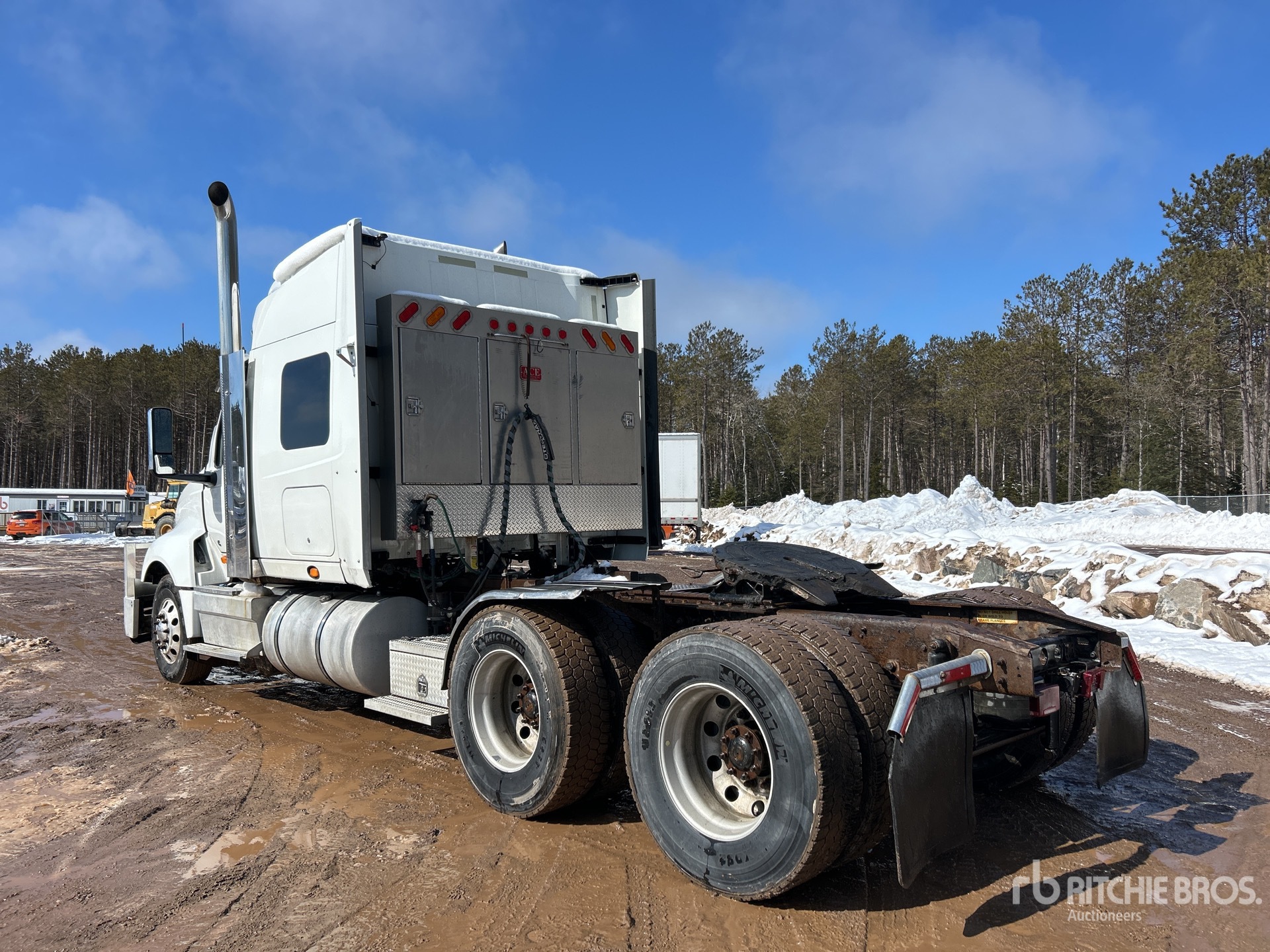 Aspect général with Image, coin arrière gauche