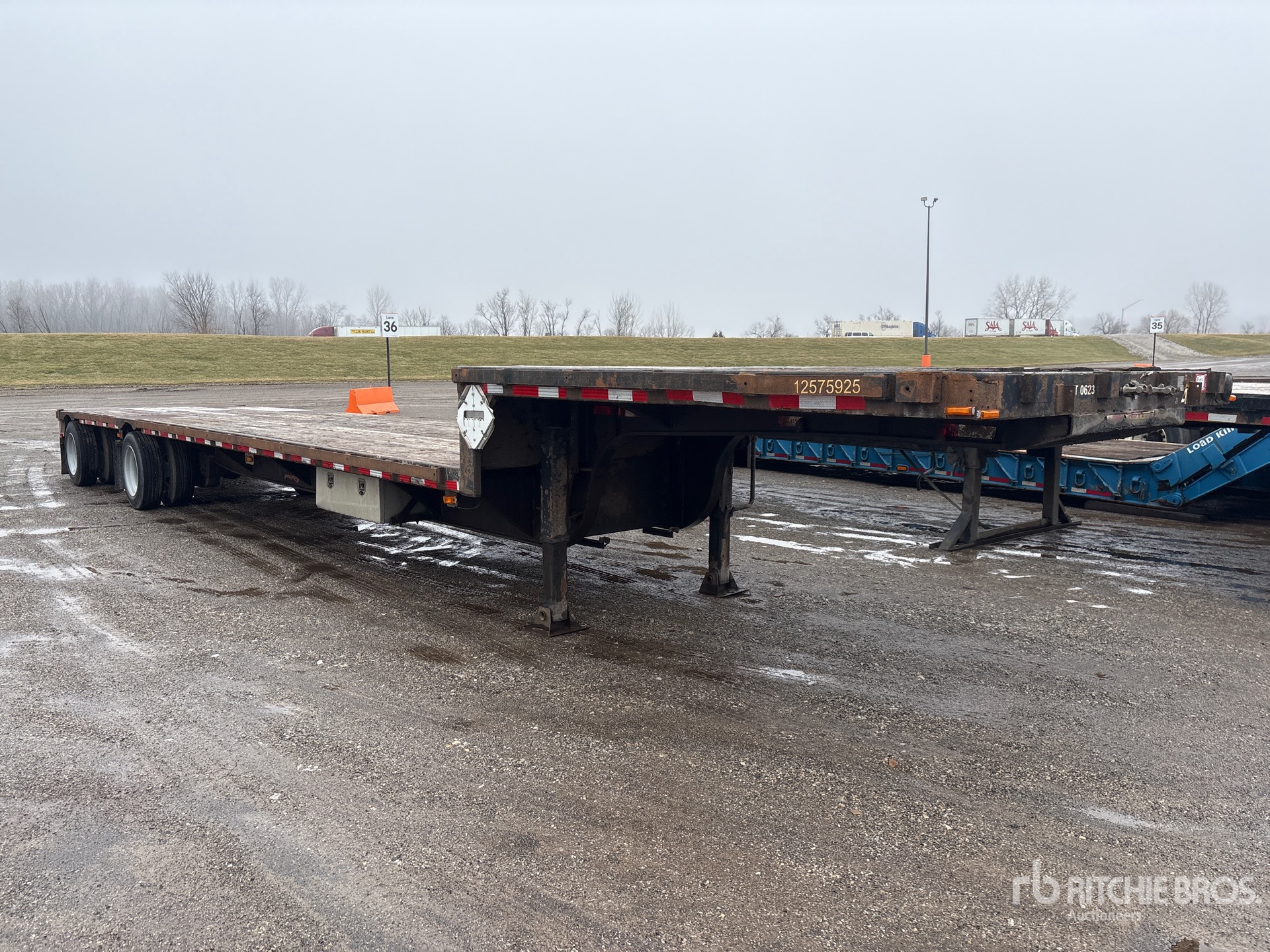 General Appearance with Image, coin avant droit