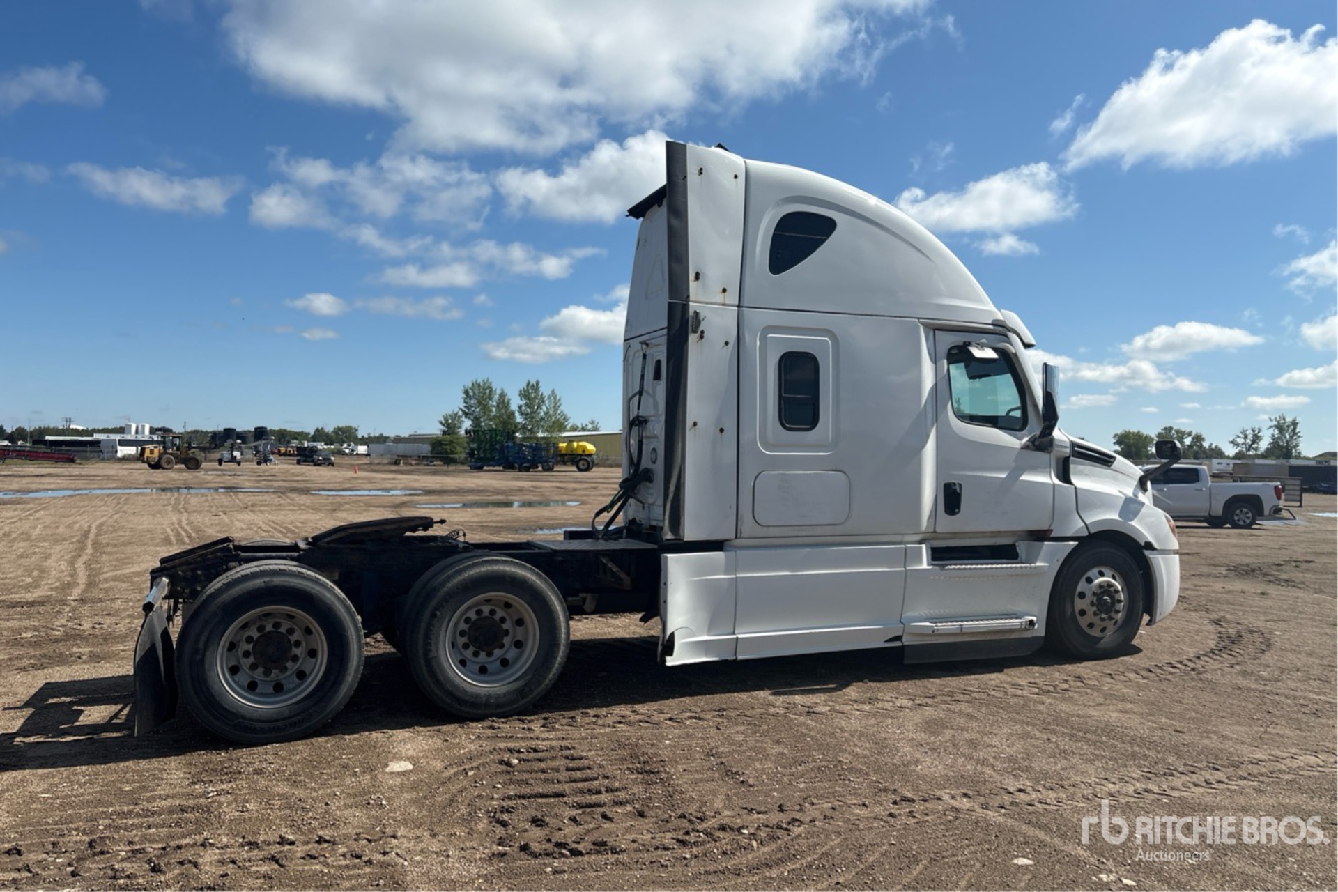 2022 Freightliner CASCADIA 126