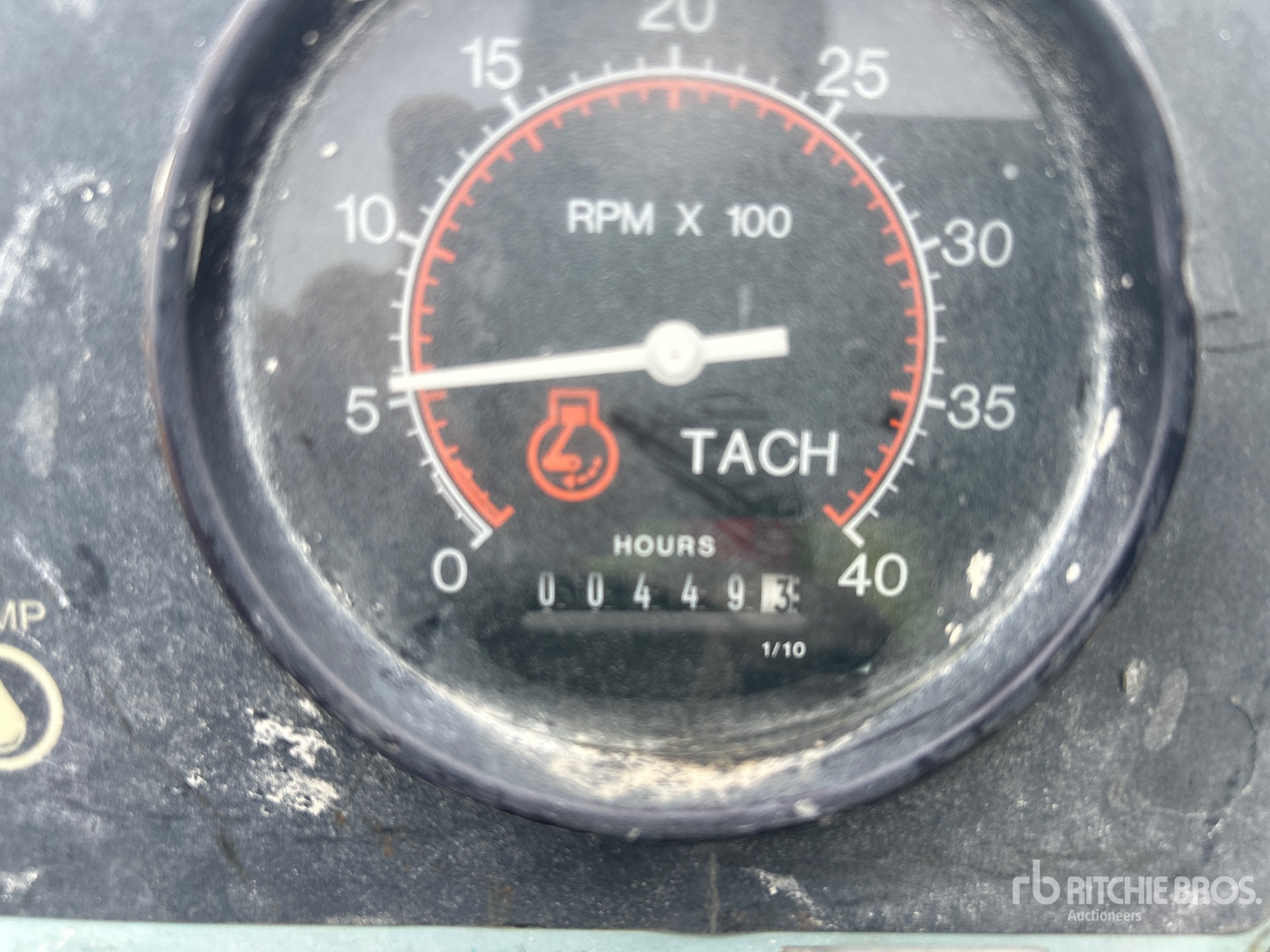General Appearance with Hour Meter / Odometer