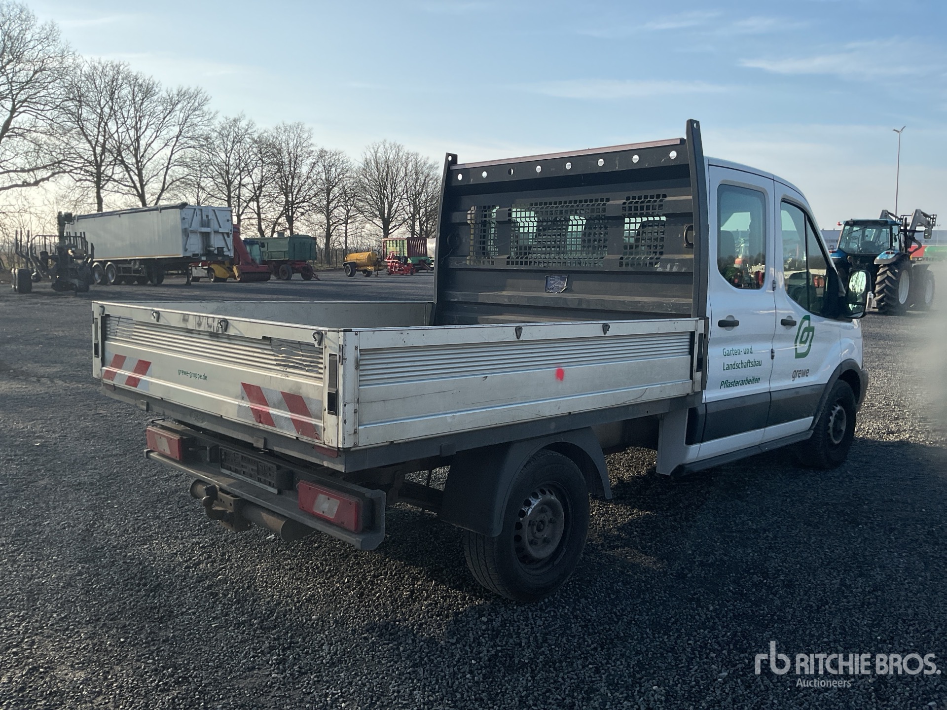 Aspect général with Image, coin arrière droit