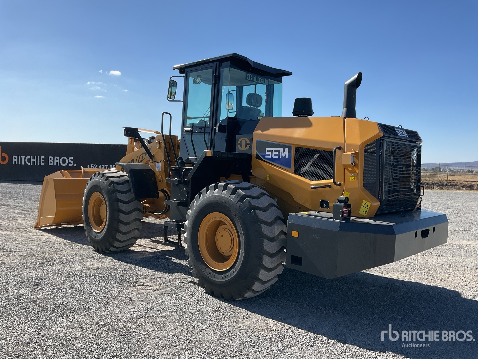 General Appearance with Foto, angolo posteriore sinistro