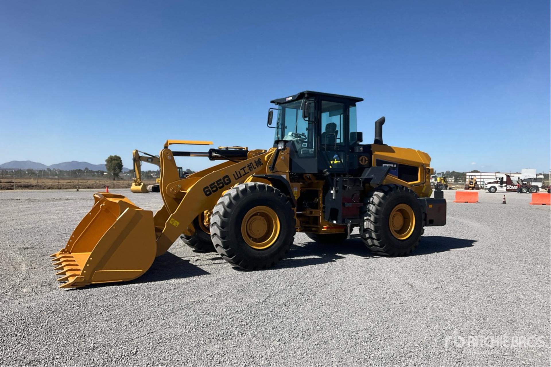 General Appearance with Picture, Left Front Corner