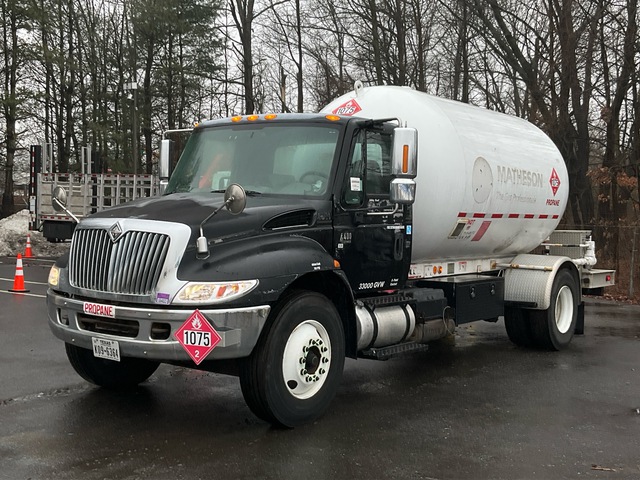 2009 International 4400 3200 gal 4x2 Propane Tanker Truck