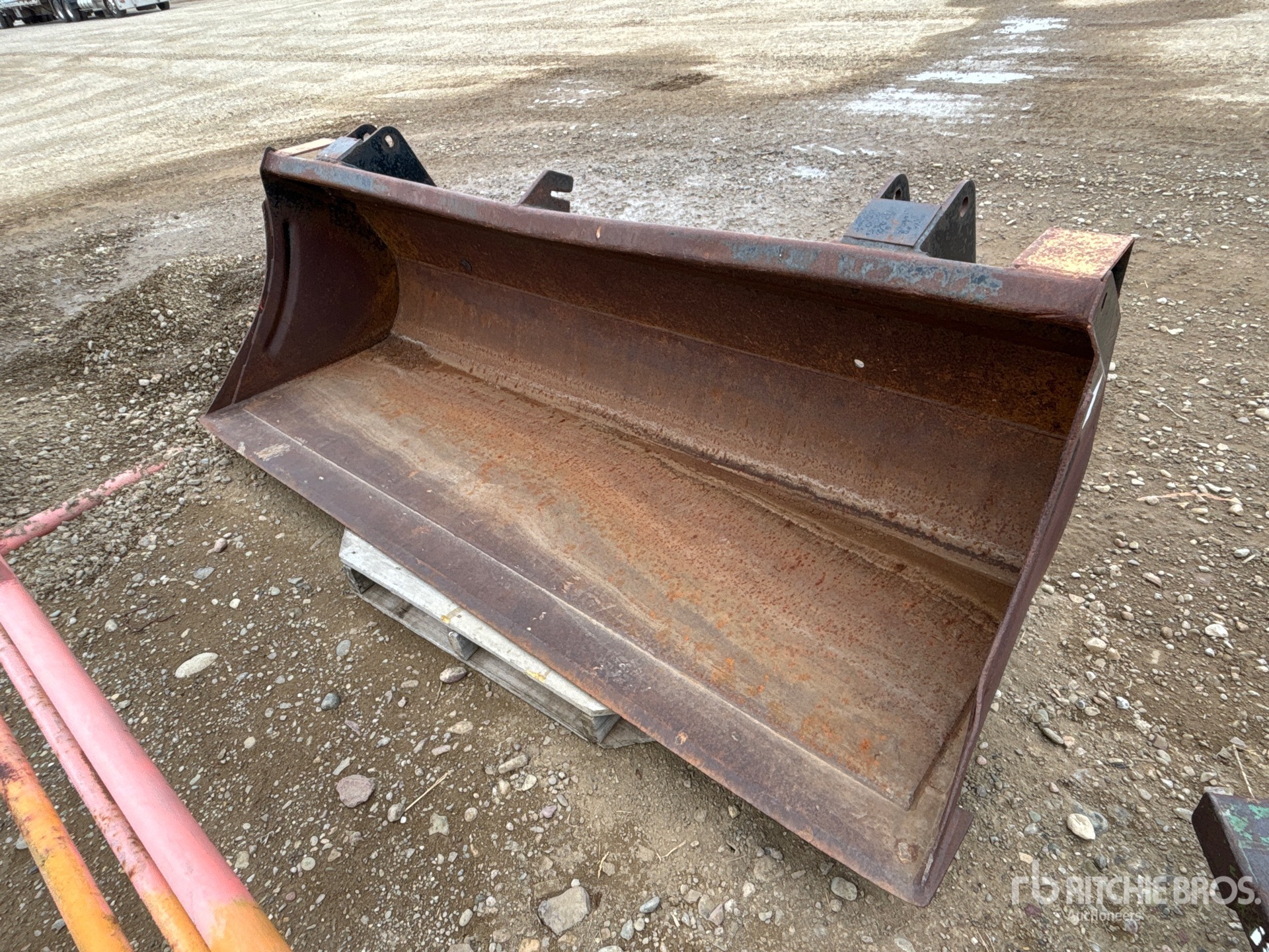 General Appearance with Bild, Ecke vorne links