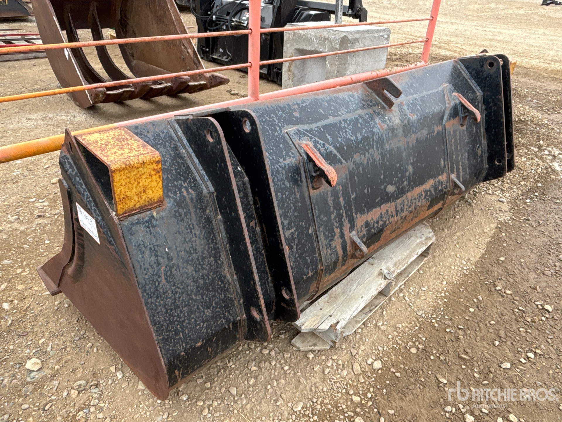 General Appearance with Bild, Ecke hinten links