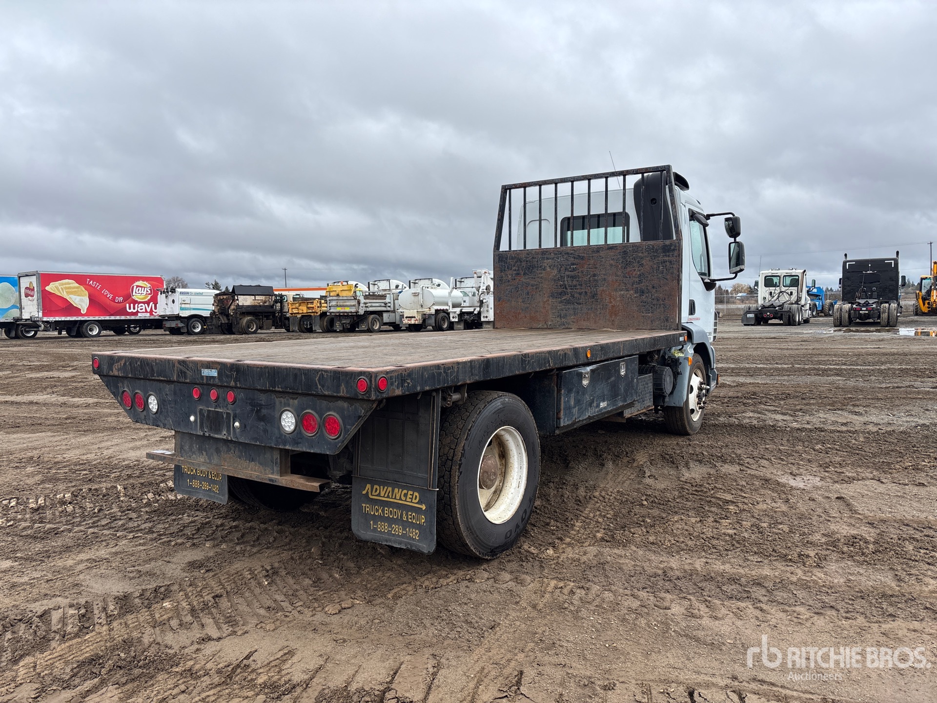 Aspect général with Image, coin arrière droit