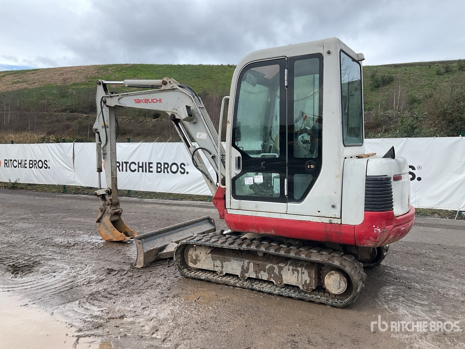 General Appearance with Picture, Left Rear Corner