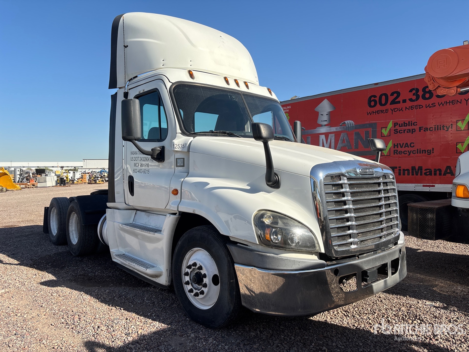 General Appearance with Foto, angolo anteriore destro