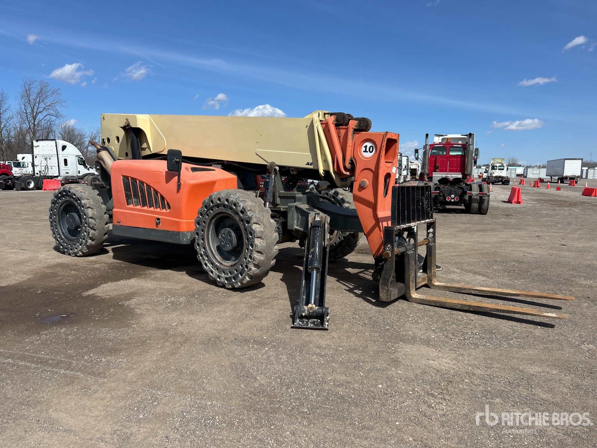 General Appearance with Picture, Right Front Corner