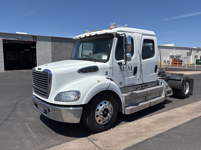 2016 Freightliner M2 112 4x2 Crew Cab S/A Day Cab Truck Tractor