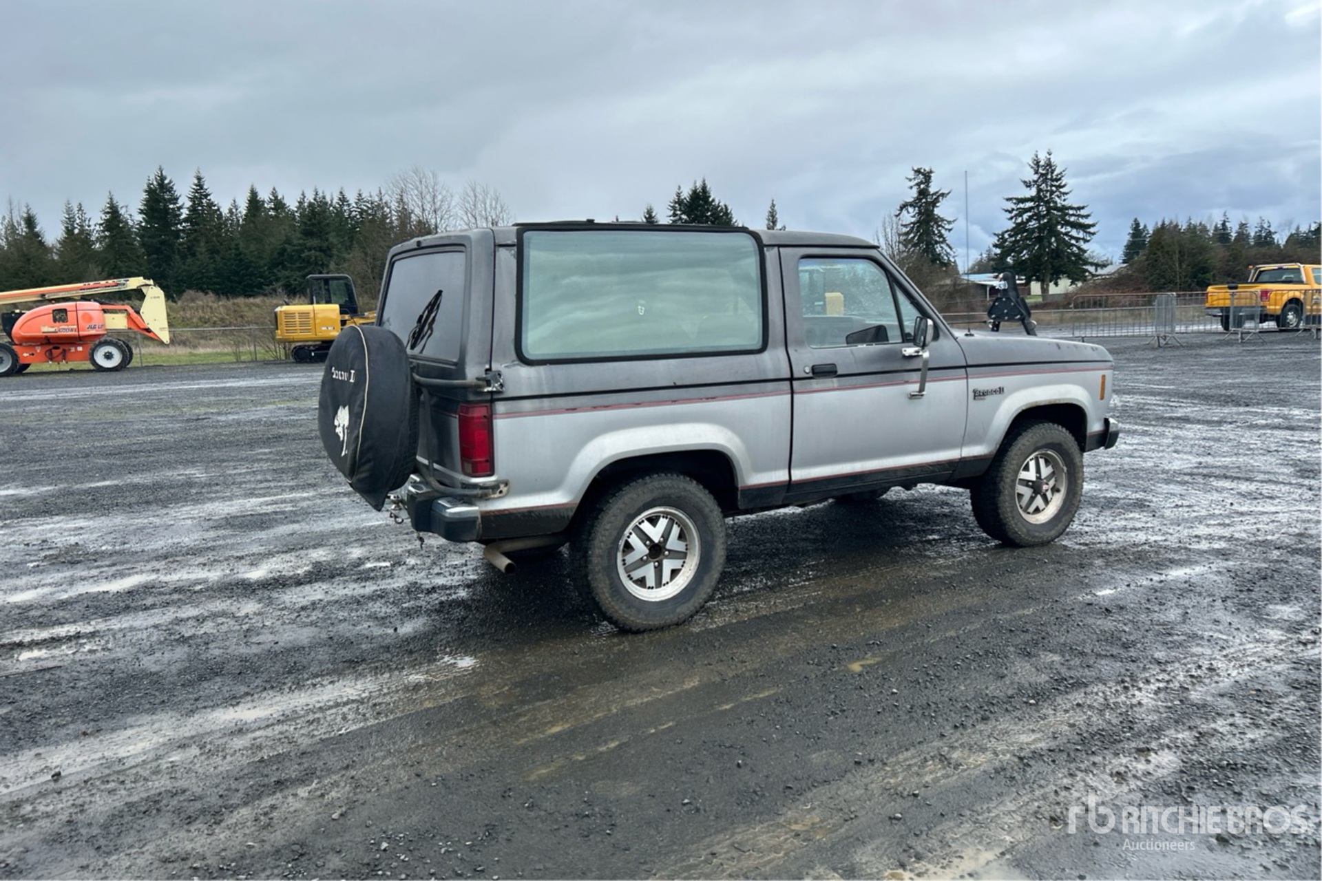 General Appearance with Picture, Right Rear Corner