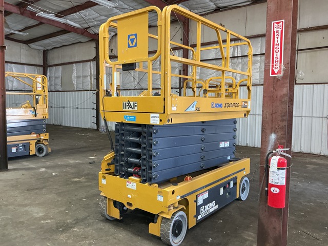 2021 XCMG XG4047DC Electric Scissor Lift