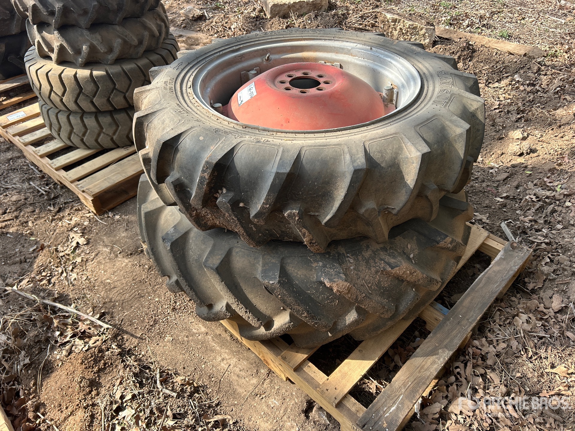 General Appearance with Foto, angolo posteriore sinistro