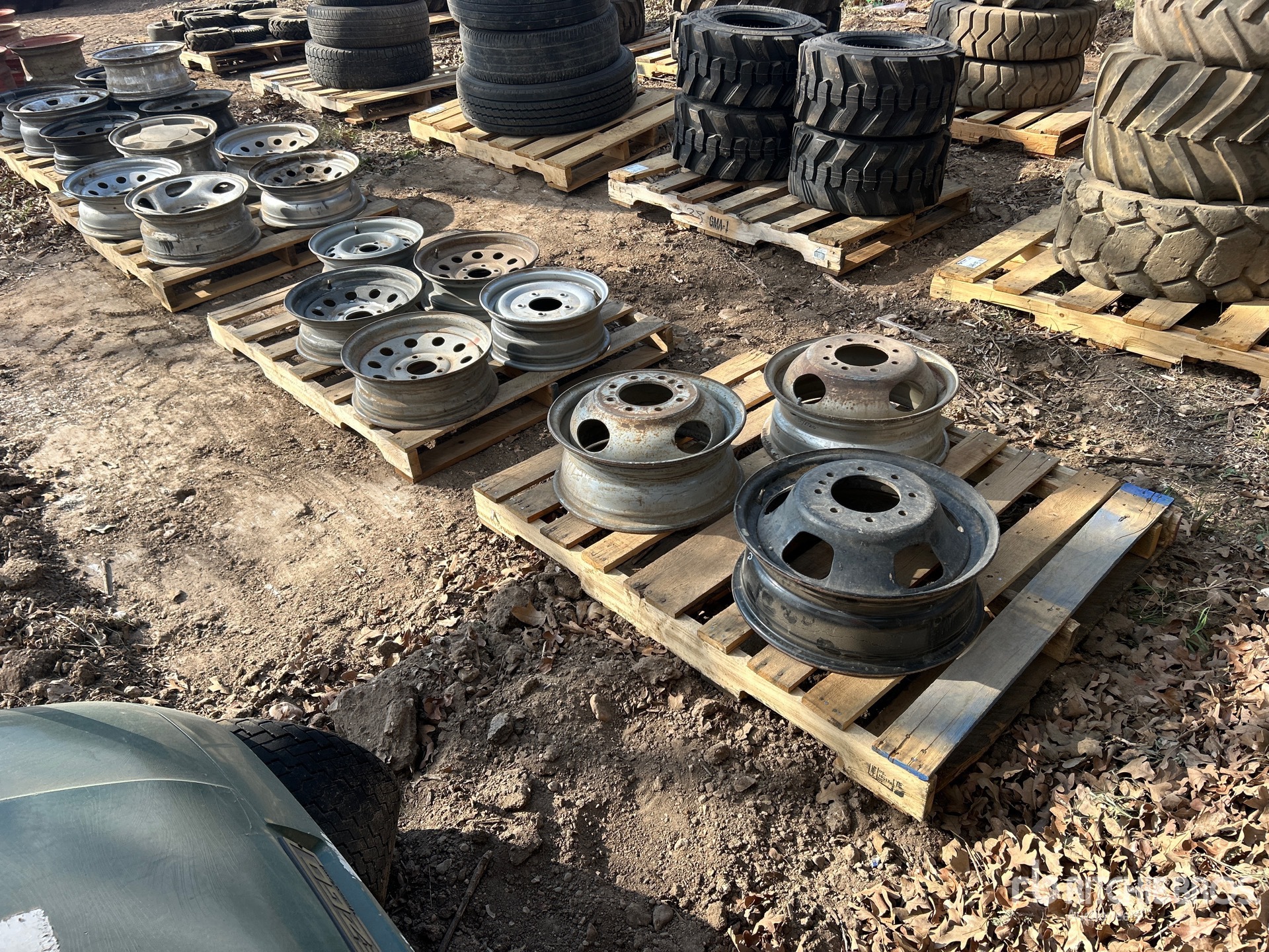 General Appearance with Foto, angolo posteriore sinistro