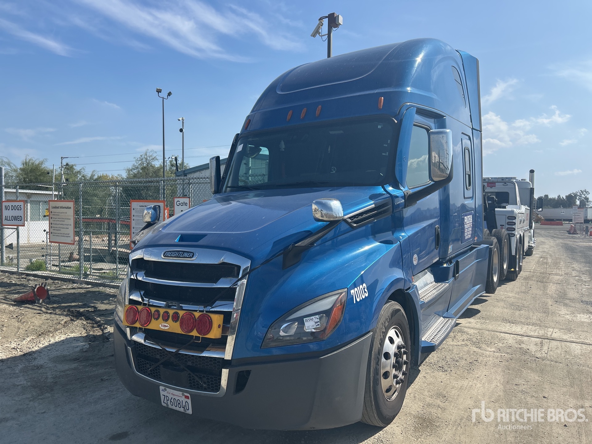 2022 Freightliner CASCADIA 126