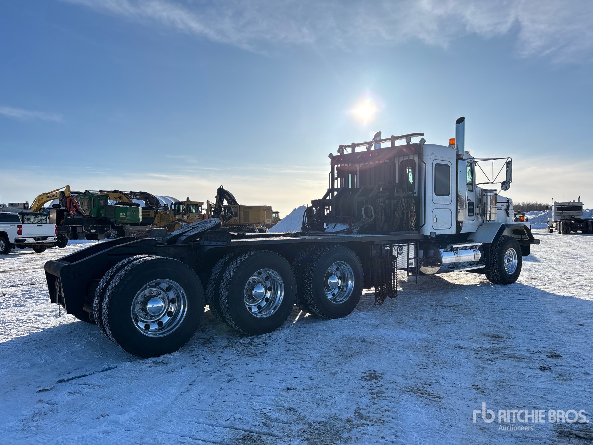 General Appearance with Foto, angolo anteriore sinistro