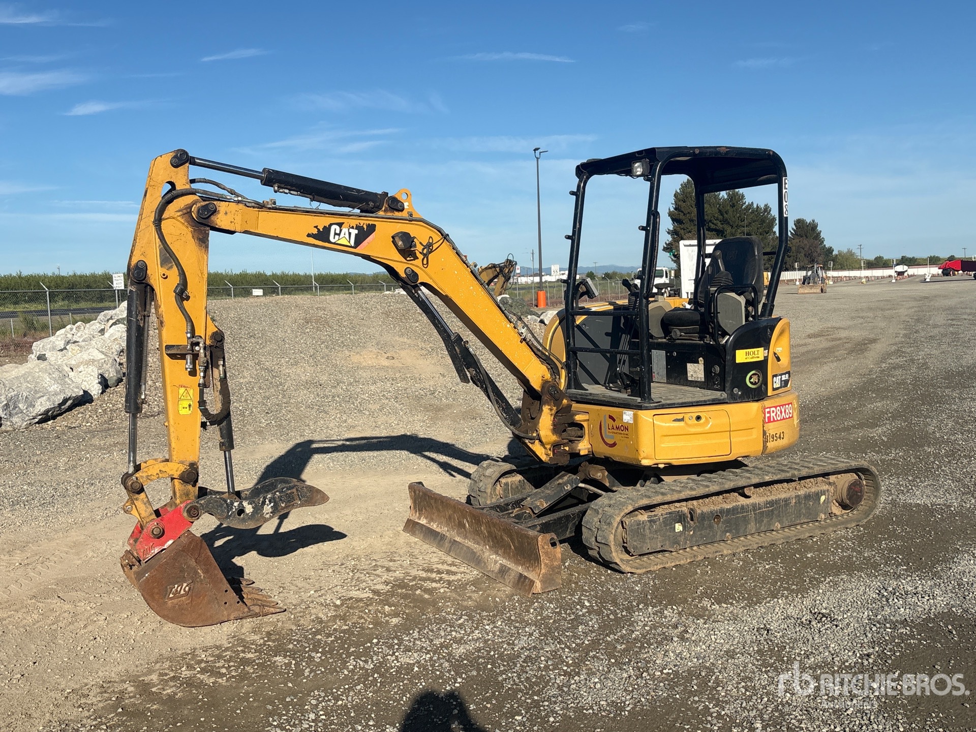 General Appearance with Image, coin avant gauche