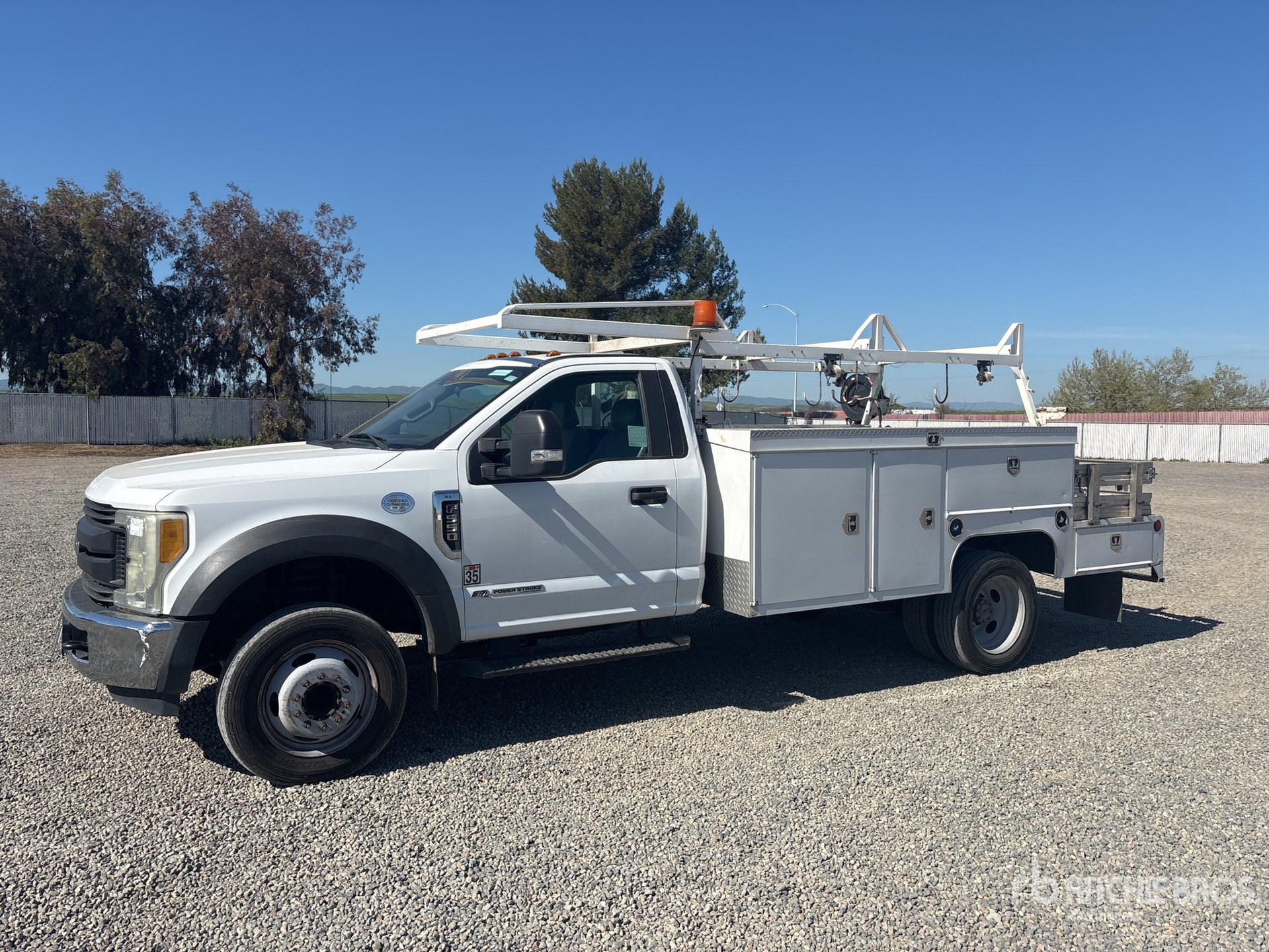 General Appearance with Featured Photo