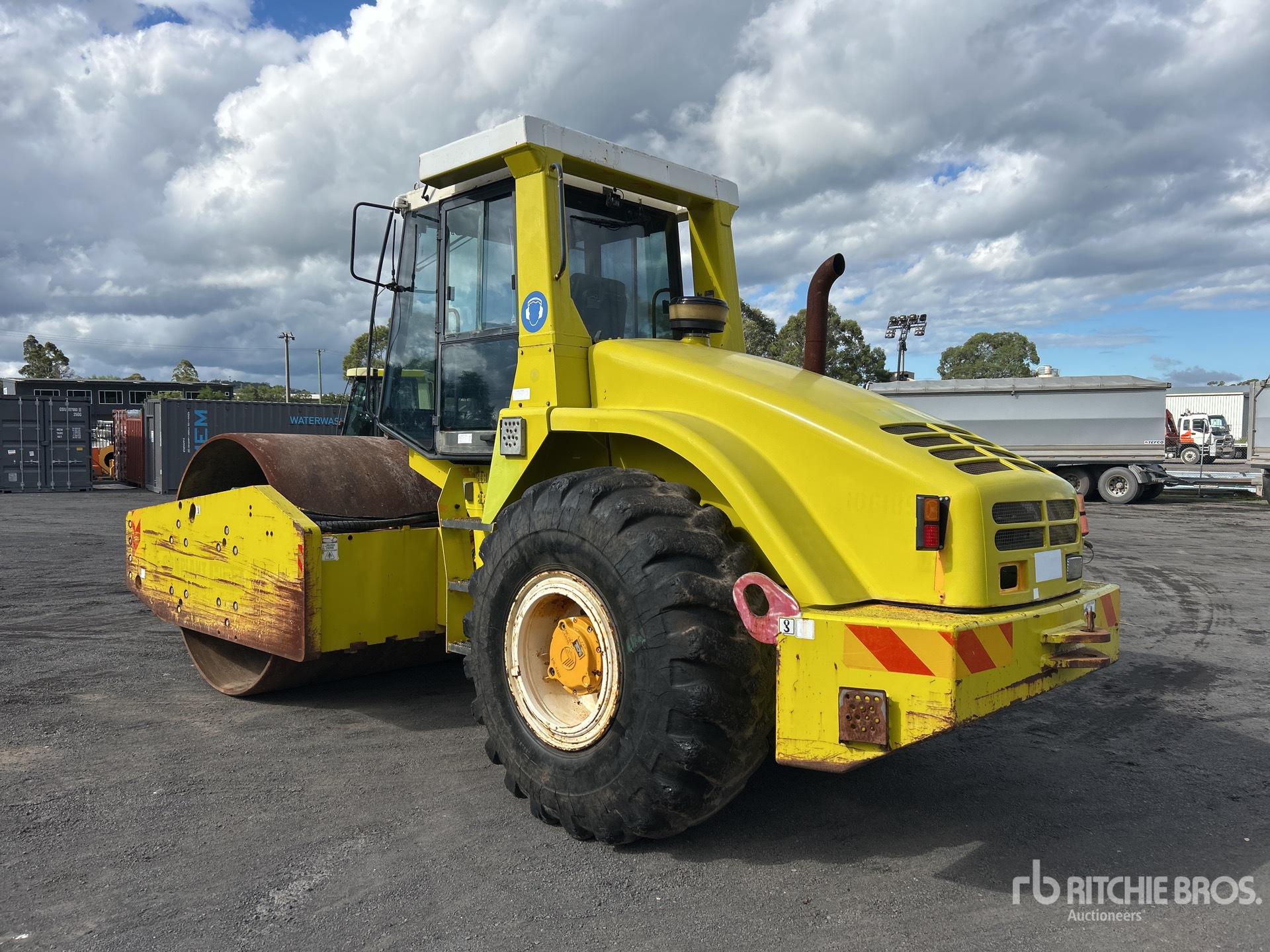 General Appearance with Picture, Left Rear Corner