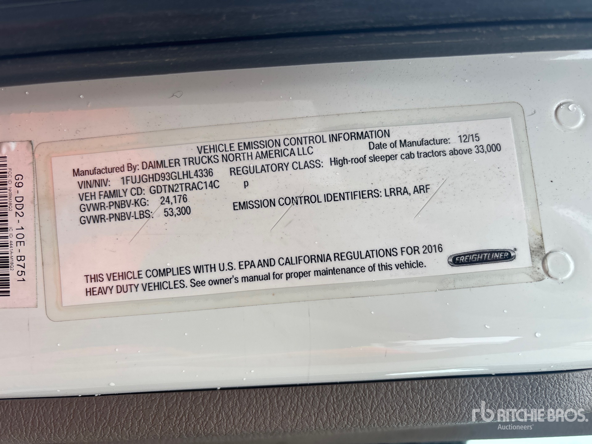 2016 Freightliner CASCADIA 113