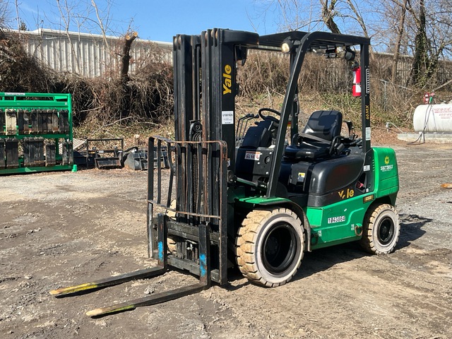 2017 Yale GTP060MXNEAQ086 4350 lb Forklift
