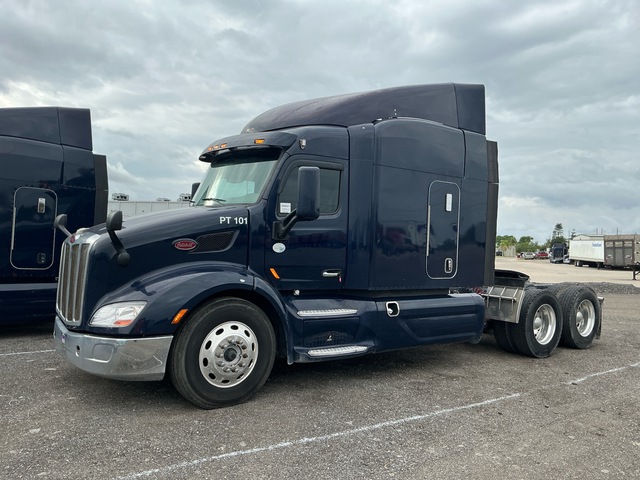 2015 Peterbilt 579 6x4 T/A Sleeper Truck Tractor