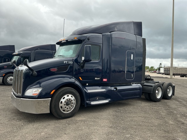 2016 Peterbilt 579 6x4 T/A Sleeper Truck Tractor