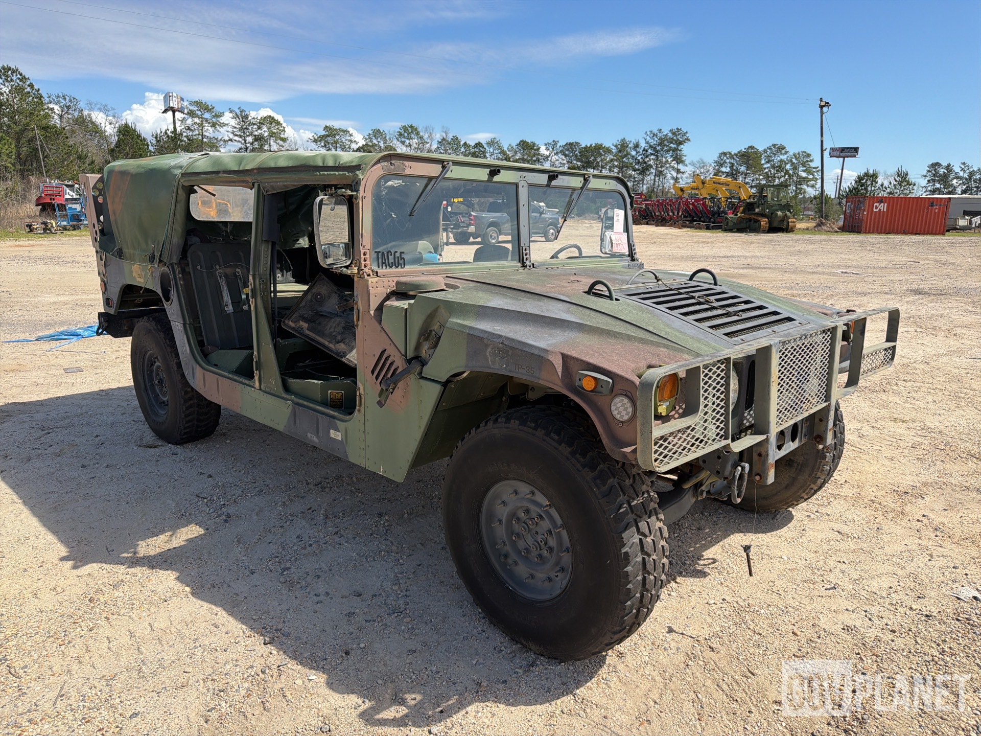 General Appearance with Picture, Right Front Corner