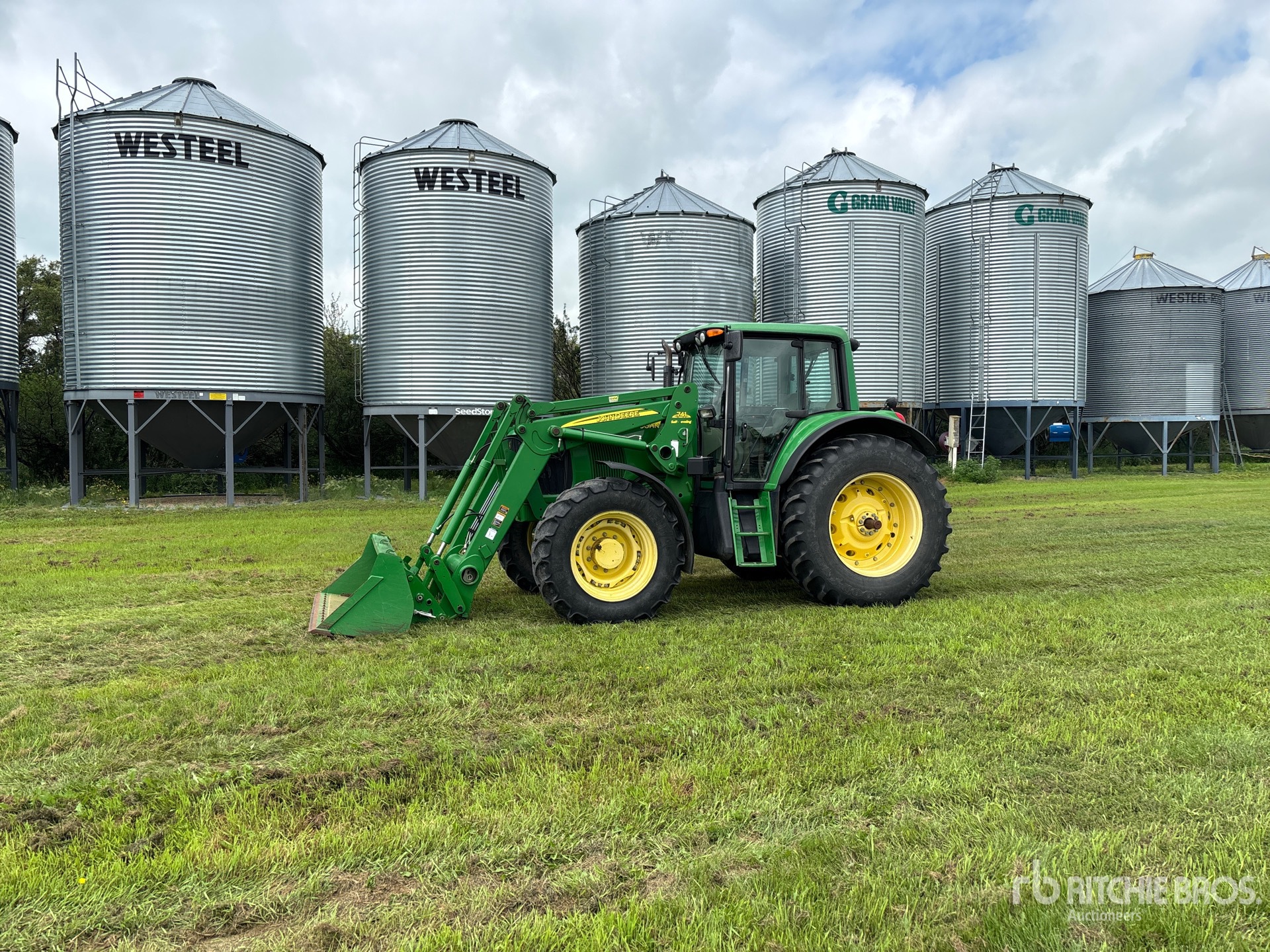 John Deere 7320