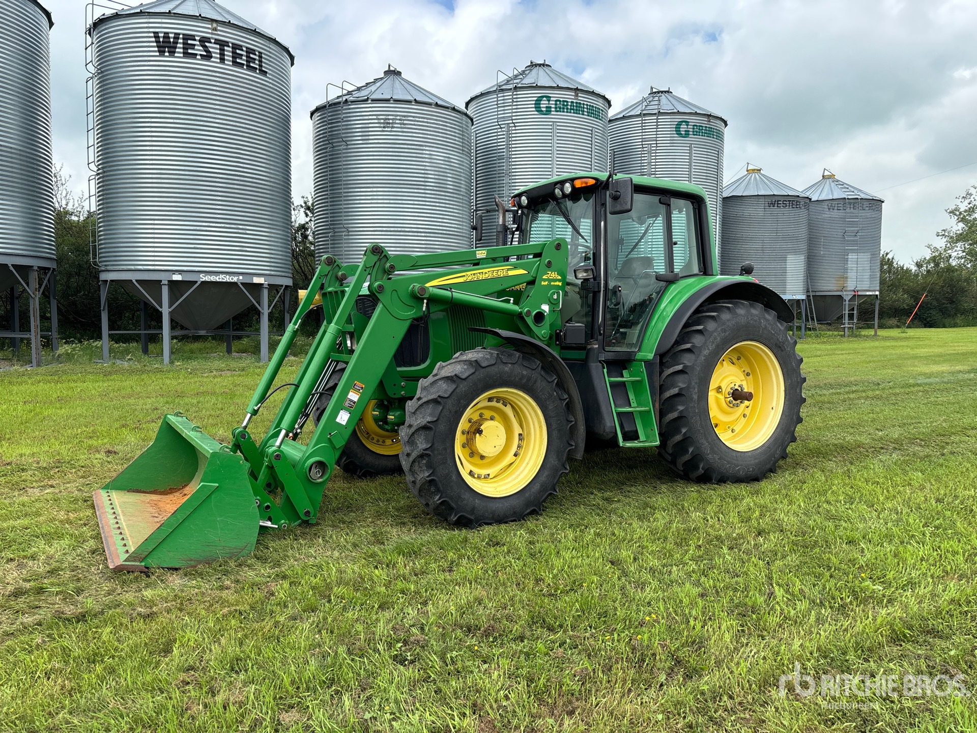 John Deere 7320