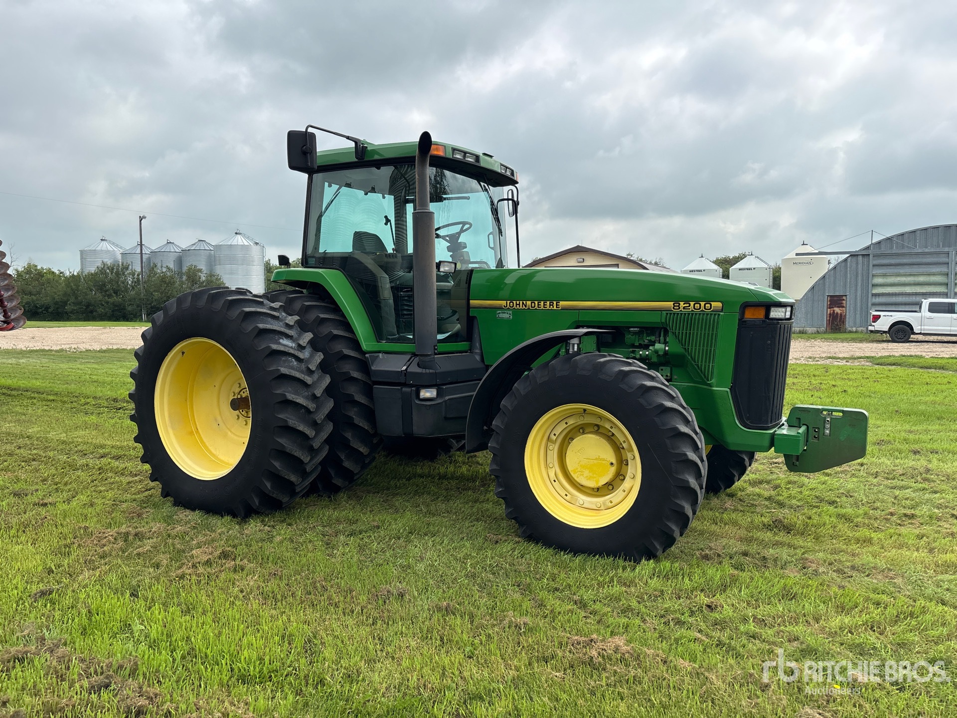 John Deere 8200
