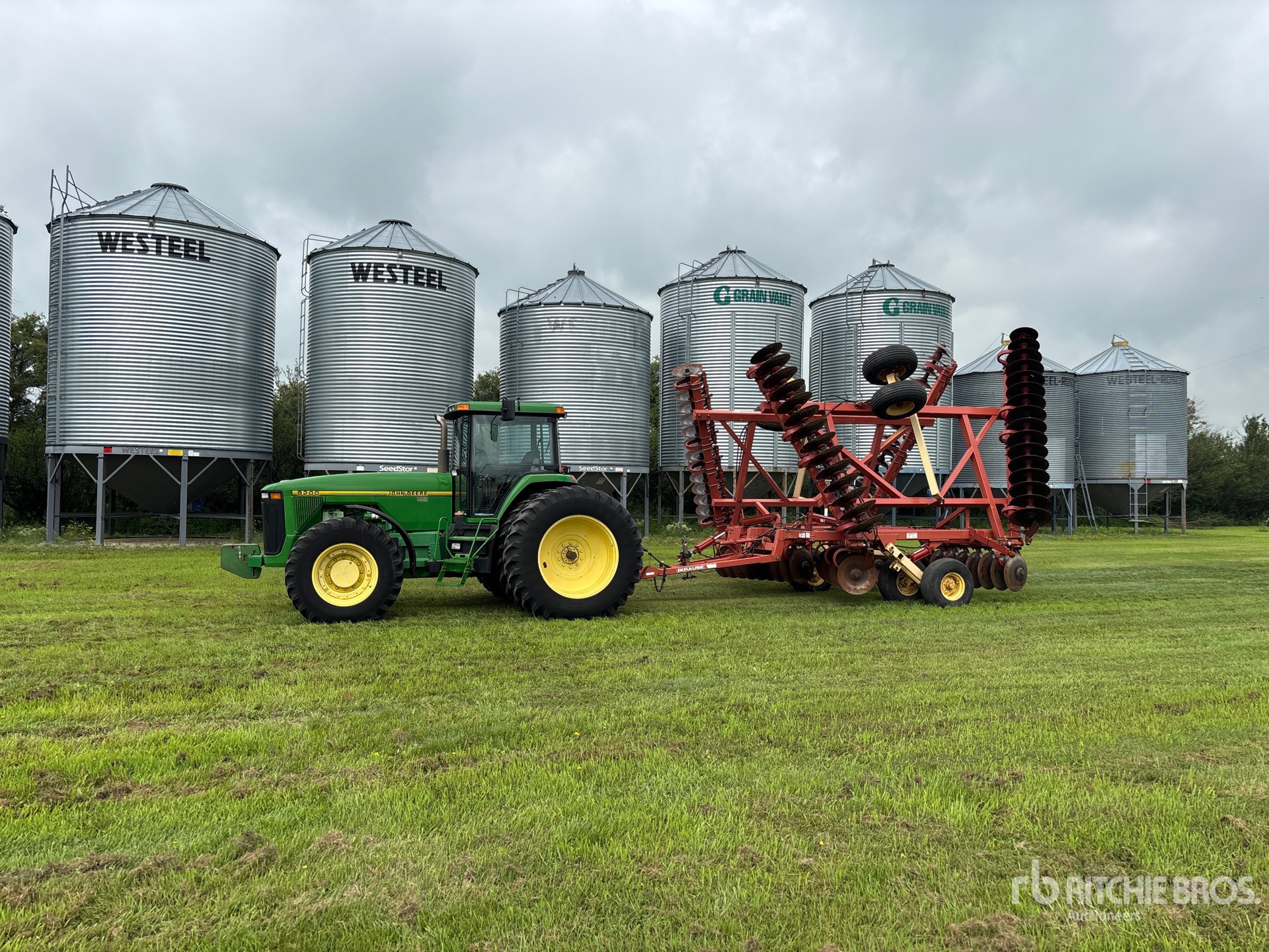 John Deere 8200