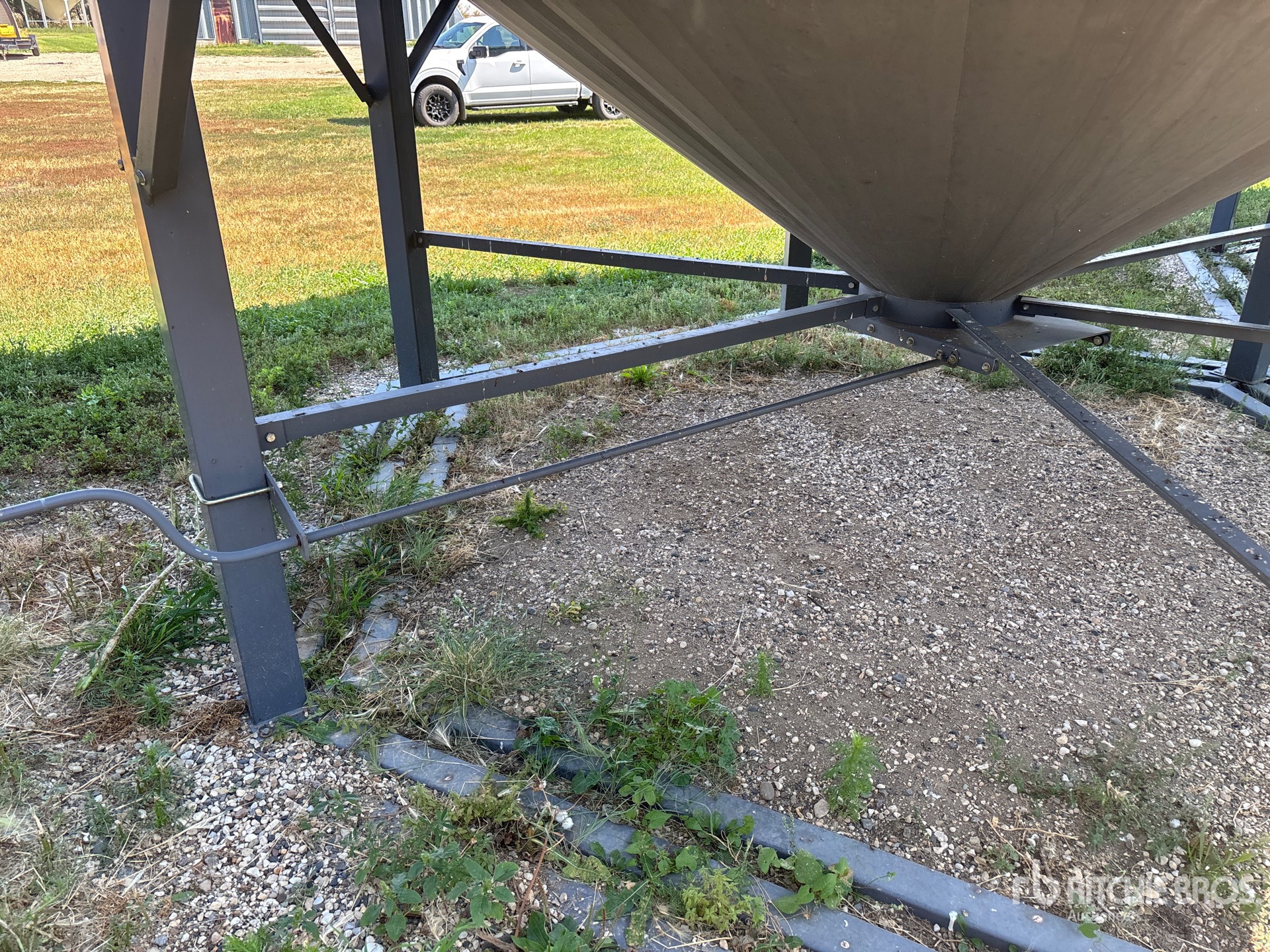 Westeel +/- 3200 BU 5 RING HOPPER