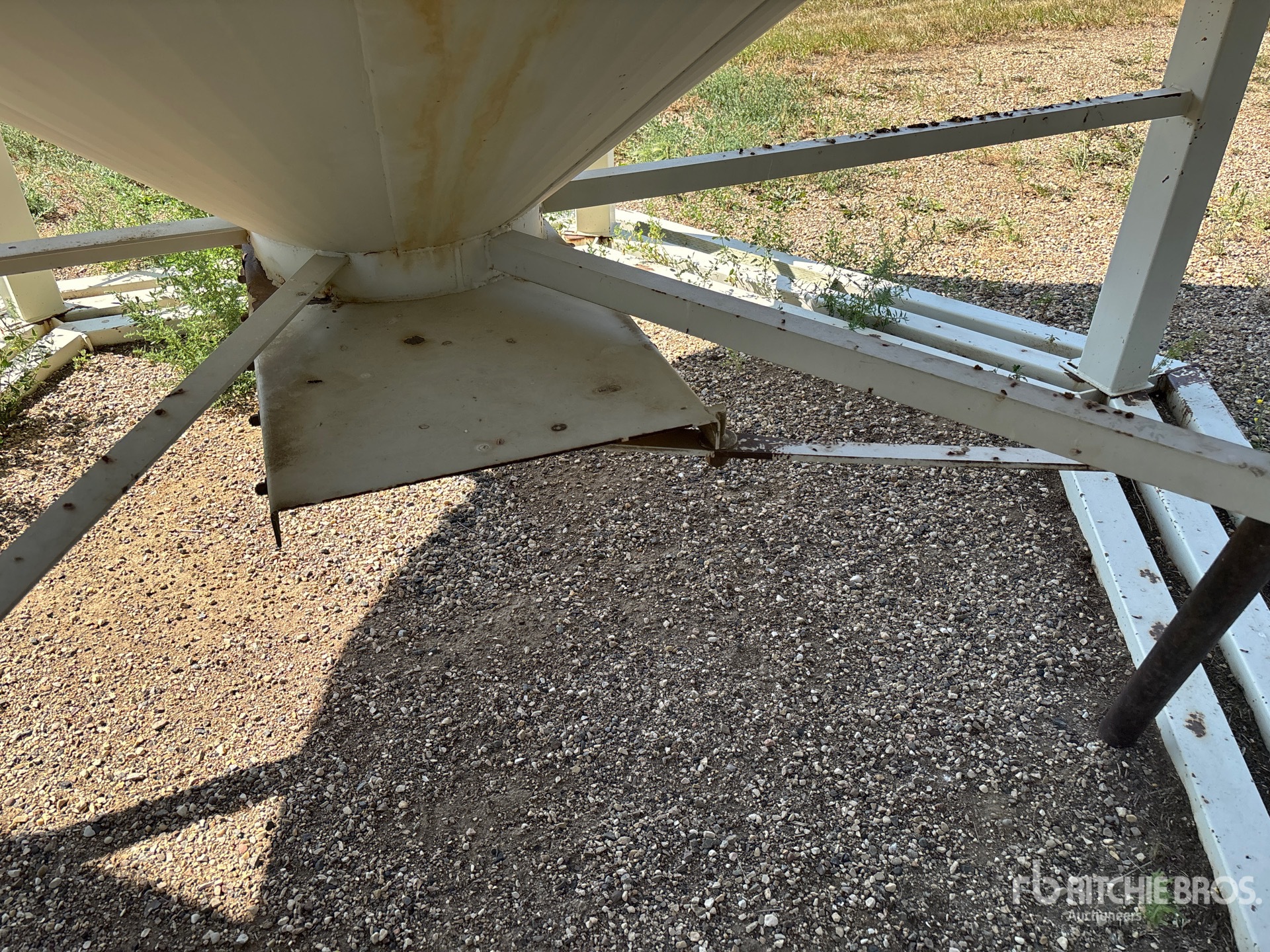 Westeel +/- 70 TON EPOXY LINED HOPPER