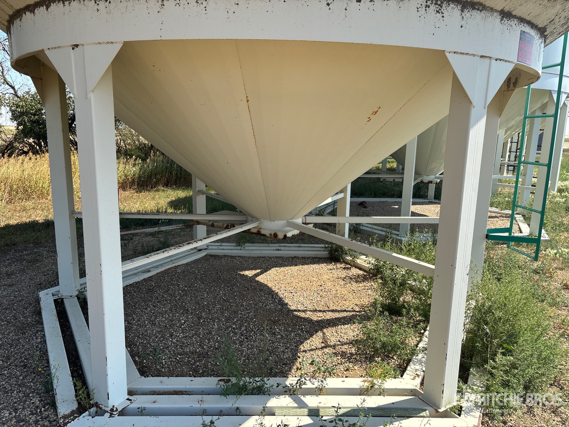Westeel +/- 70 TON EPOXY LINED HOPPER