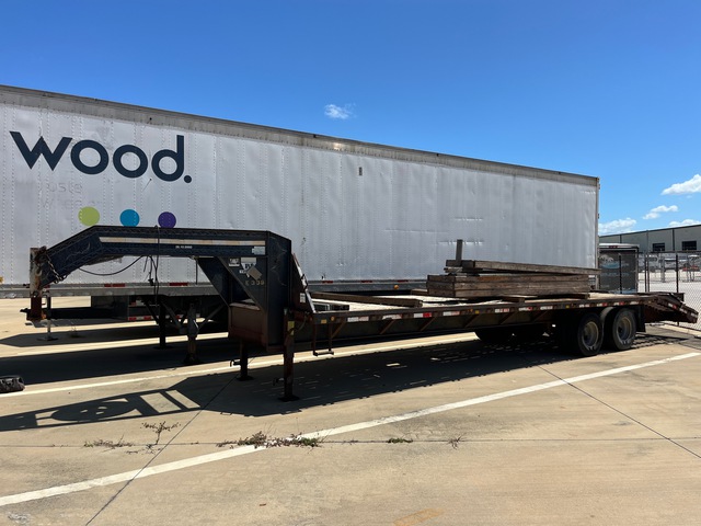 2002 PJ 29 ft T/A Gooseneck Equipment Trailer