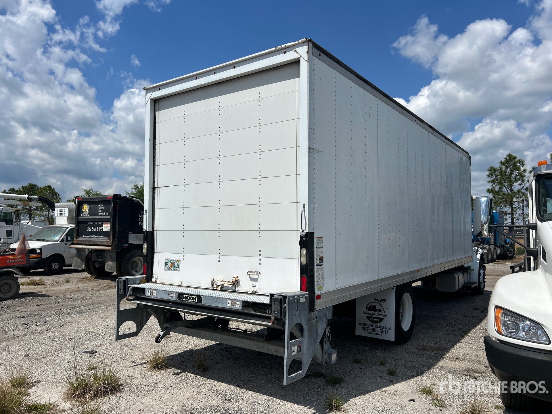 Aspect général with Image, coin arrière droit