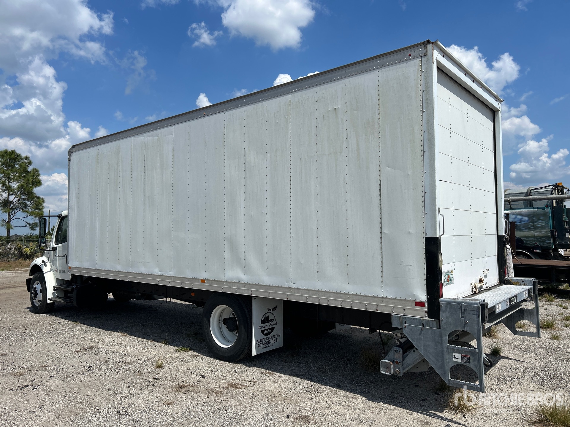 Aspect général with Image, coin arrière gauche